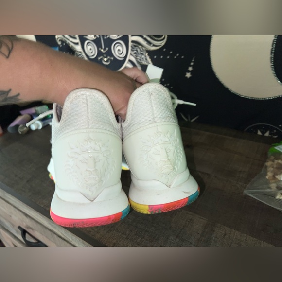 Nike LeBron Witness 4 - Picture 4 of 6